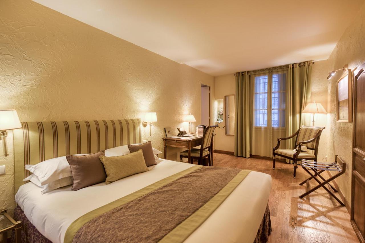 Hotel D'Aragon - Place De La Comedie Montpellier Bagian luar foto
