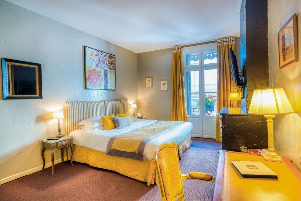 Hotel D'Aragon - Place De La Comedie Montpellier Bagian luar foto