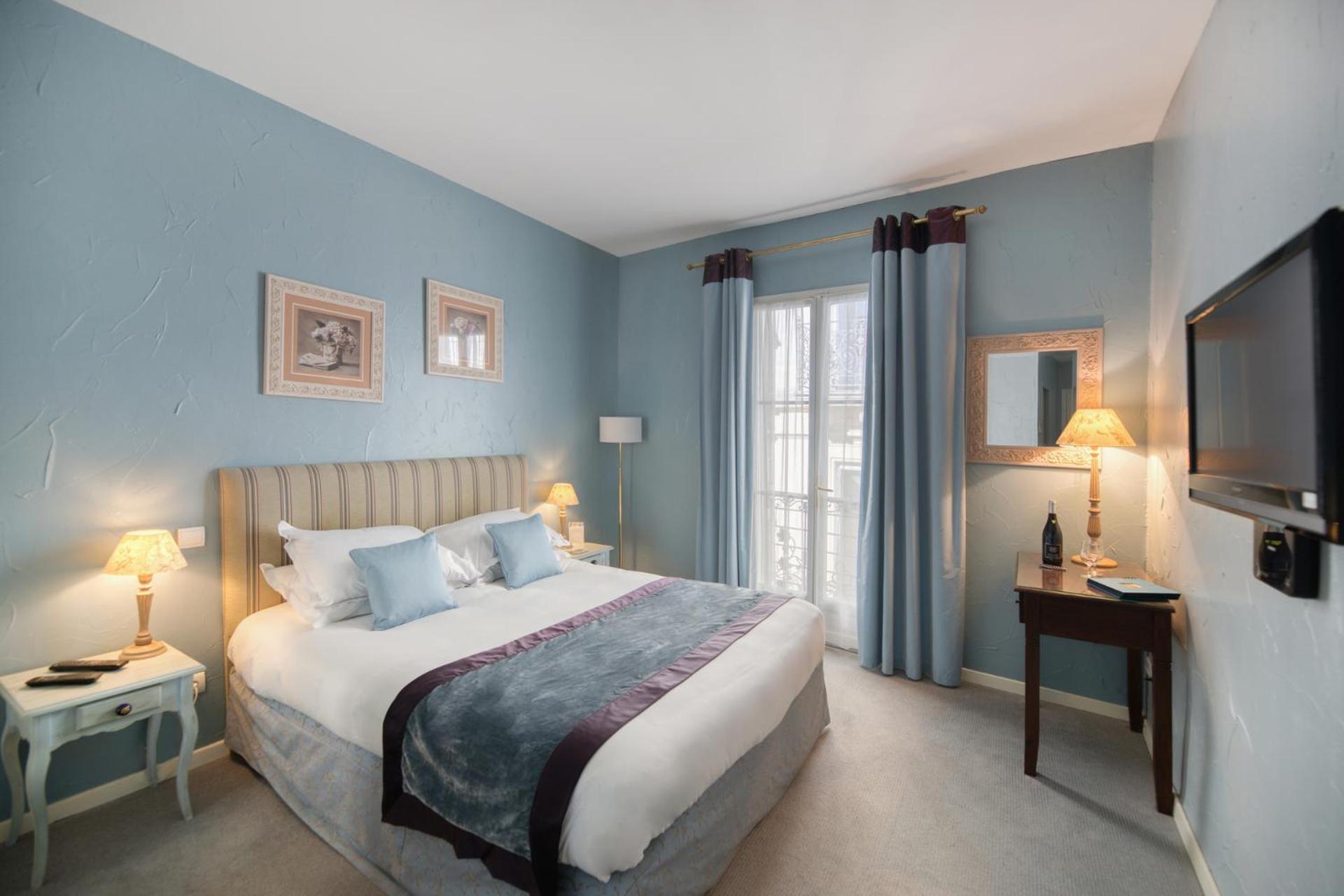 Hotel D'Aragon - Place De La Comedie Montpellier Bagian luar foto
